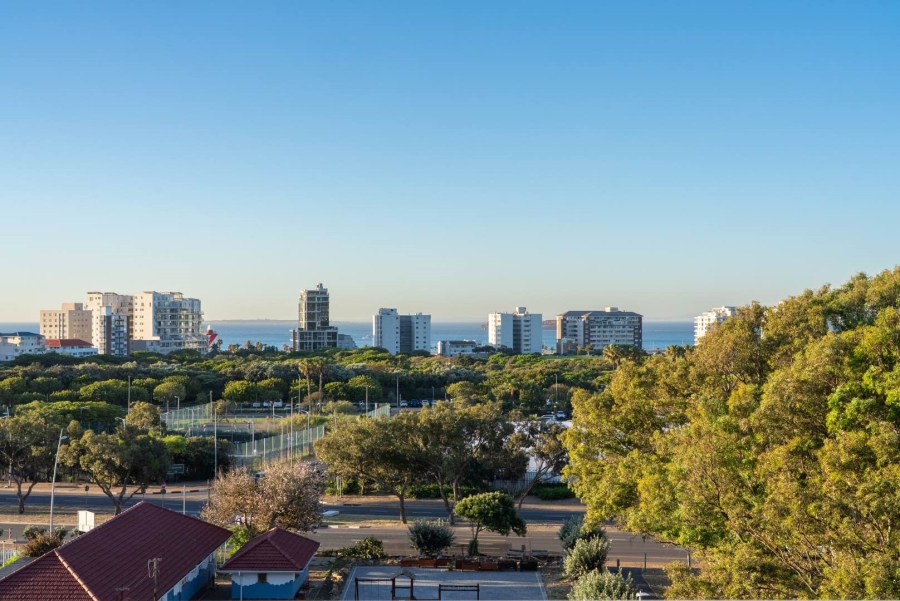 2 Bedroom Property for Sale in Green Point Western Cape
